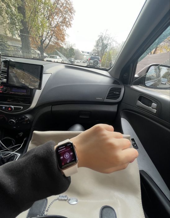 Apple watch se в отличном состоянии