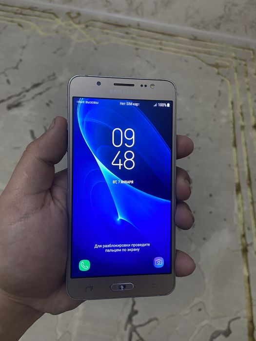 Samsung J5  16гб