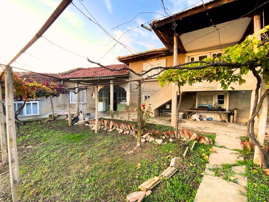 Продава се Къща в с. Янково, Област Шумен - 209 кв.м за 73 €/кв.м - Снимка #2