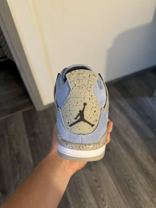 Jordan 4 Retro University Blue