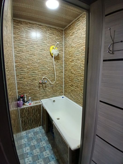 2 xonali podyezdli sotiladi