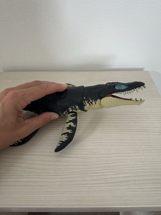 Mosasaur dino trackers