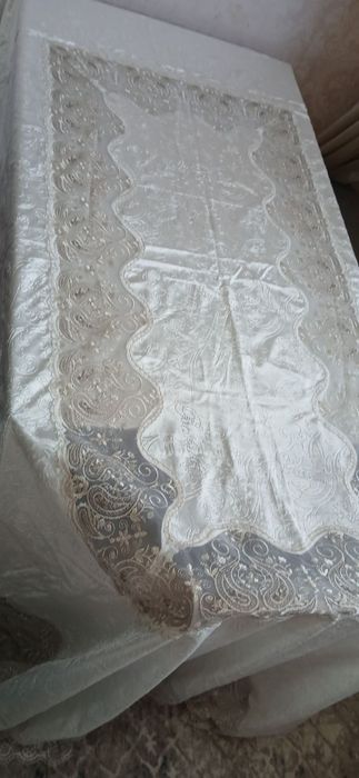 Новая скатерть , очень красивая