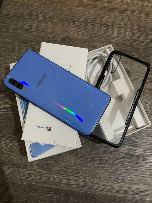 SAMSUNG A70 с гарантией