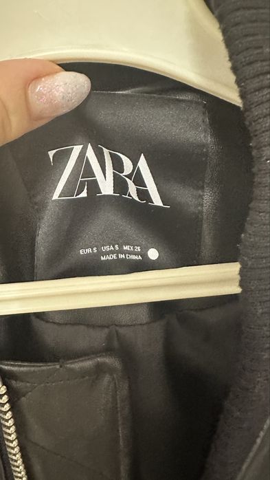 Дамско бомбър яке на Zara
