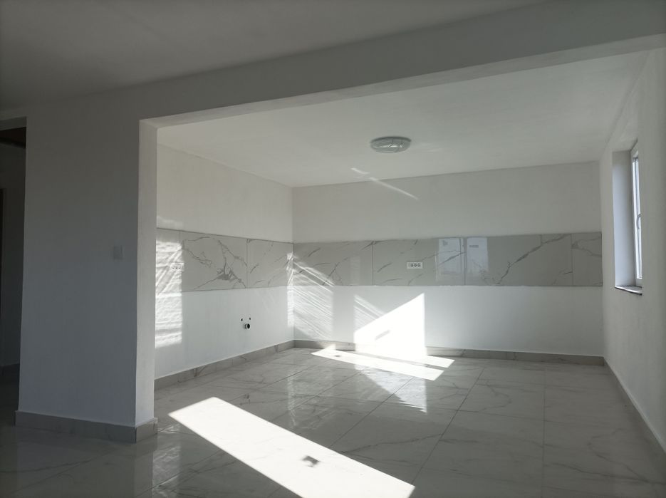 Vând casă nouă în Tileagd  cu u 2877 mp teren intravilan