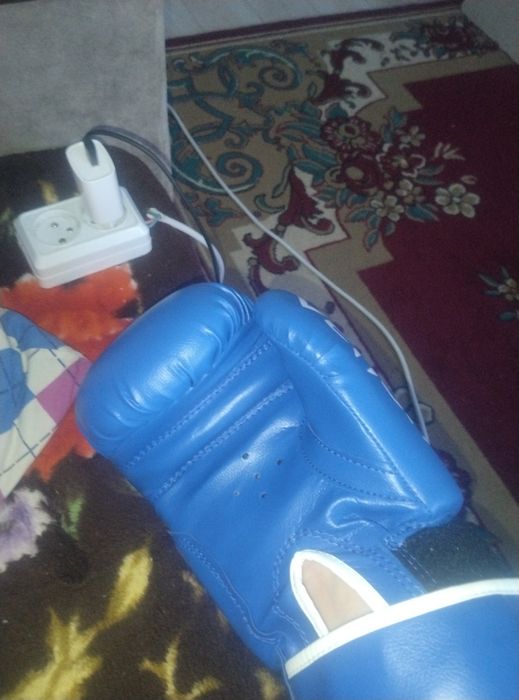 Бокс перчатка Веном