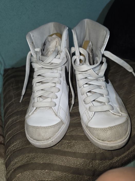 Високи обувки nike blazer 77