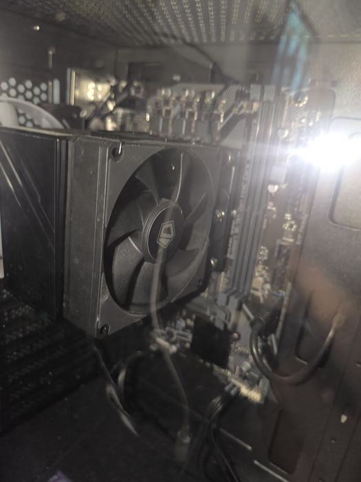 Плата проц башня
H510 
I5 10400f 
+ Башня 
170$ торг есть
Обмен есть д