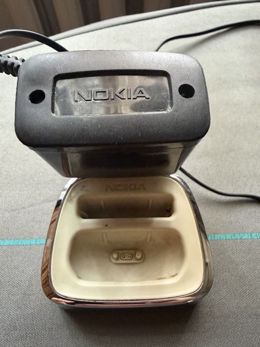 Зарядное устройство Nokia 8800