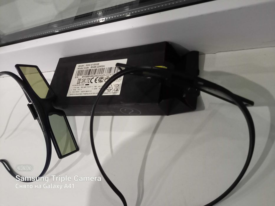 Продам двое  очков   3D