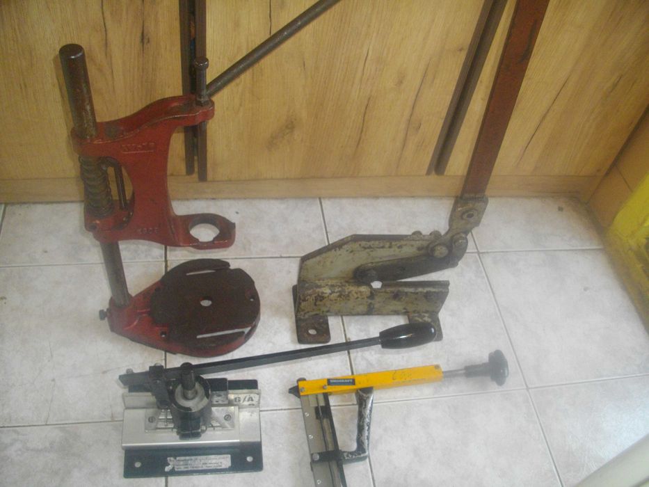 Преса V Рязане Первази/ Стойка Бормашина/ Ръчен Такер/ Ножица Ламарина