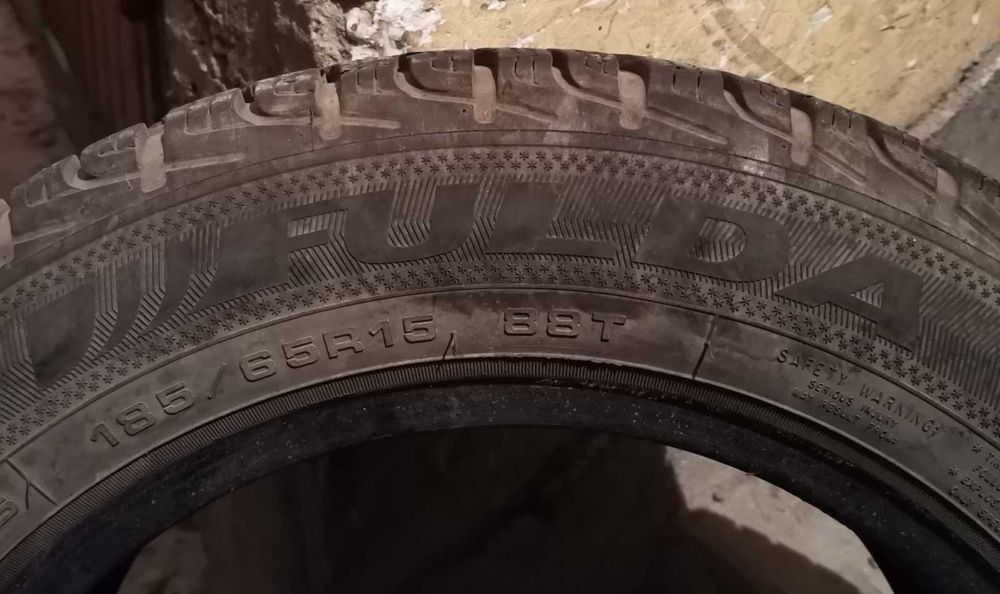 Продавам 2 броя зимни гуми 185.65.15 дот 2019 FULDA