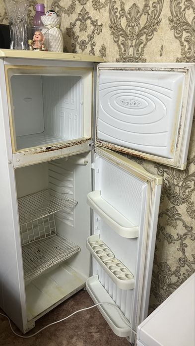 Продам холодильник