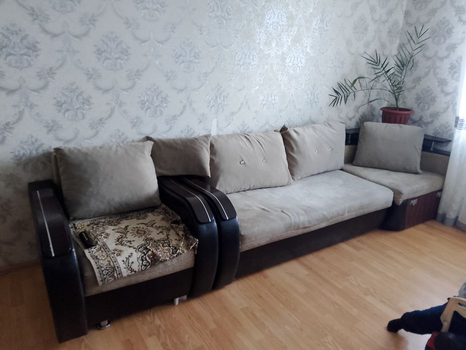 Продам Диван Двадцать пять тысяч тенге