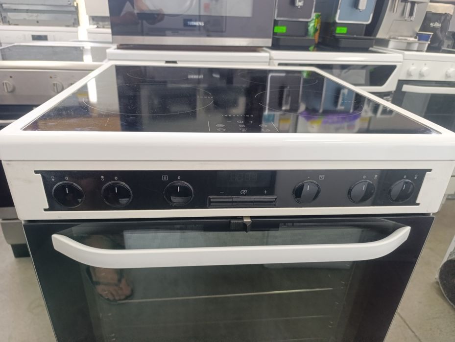 Готварска печка ELECTROLUX VOSS с индукционен плот