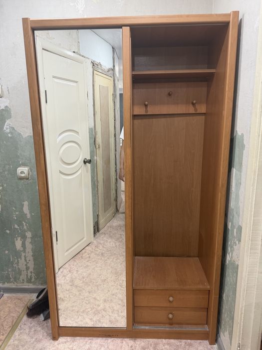 Продам шкаф для прихожего