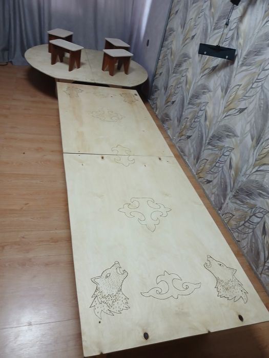 Стол со стульчиками