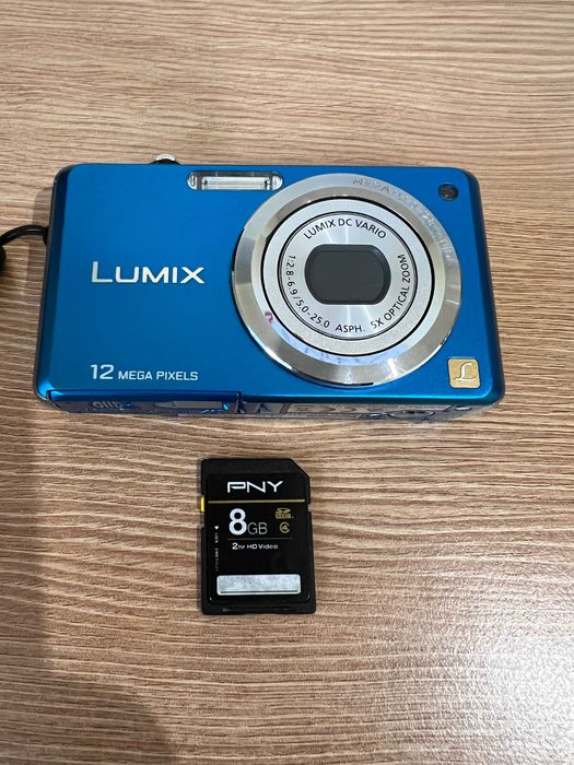 Фотоапарат Panasonic 12 Mp с подаръци