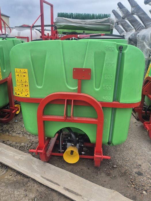 Опрыскиватель навесной