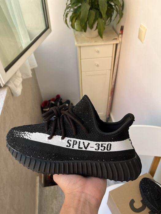 papuci yeezy unisex marimea 42