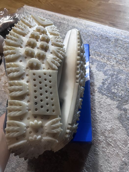 Adidasi Adidas - 45 1/3