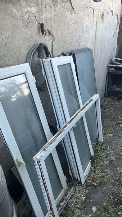 Продам пластиковые рамы