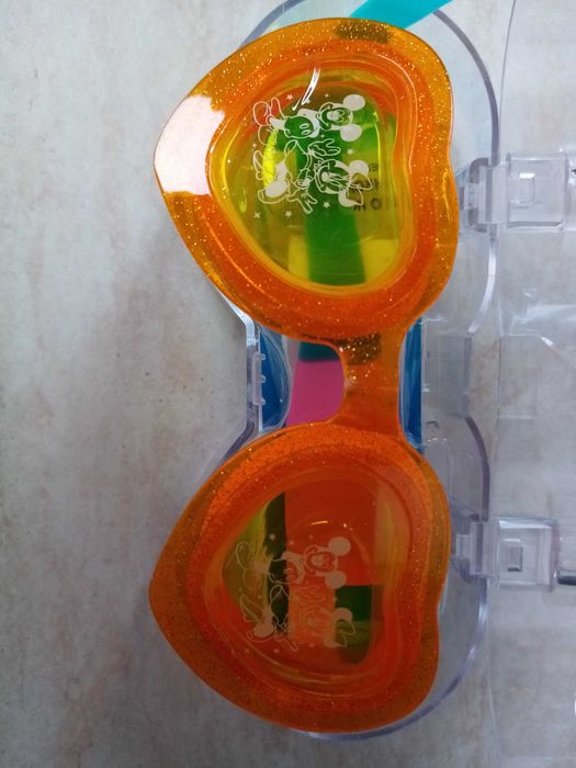 Очила за плуване