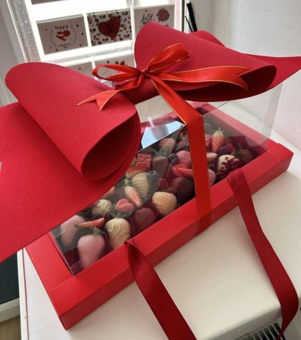 Клубника в шоколаде/Букет из Зефира/Бокс/Финики/Цветы