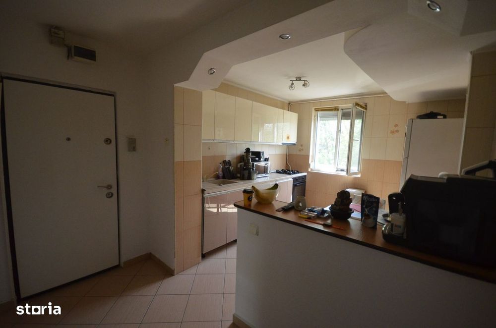 Apartament 3 camere - Titan - Bld 1 Decembrie - Metrou