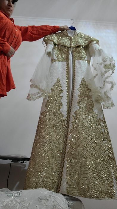 Ansambl 1 marta kiyilgan