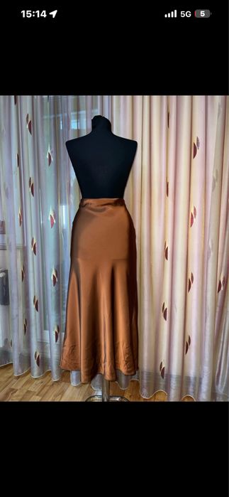 Fusta midi din satin