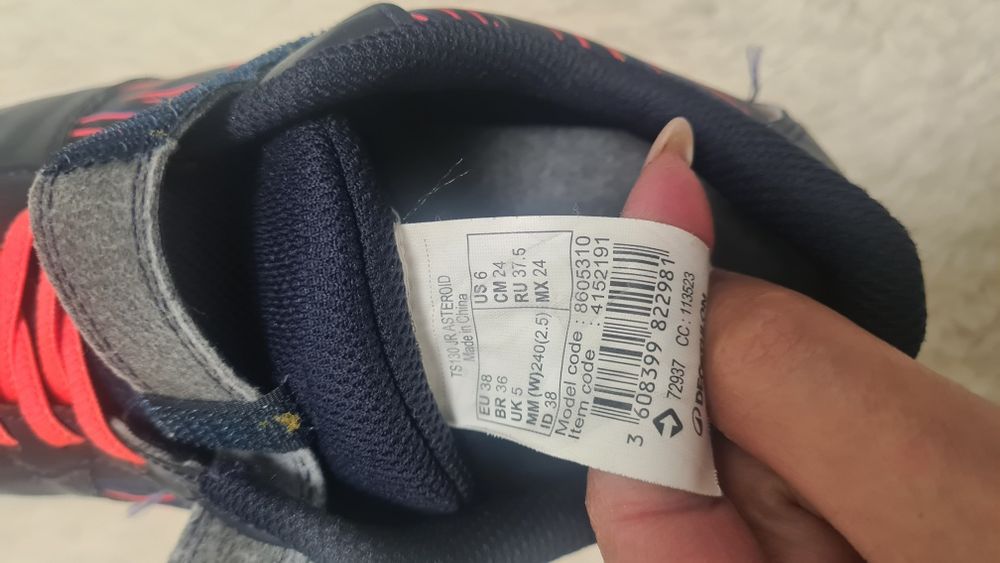 Adidasi Decathlon ușori 38