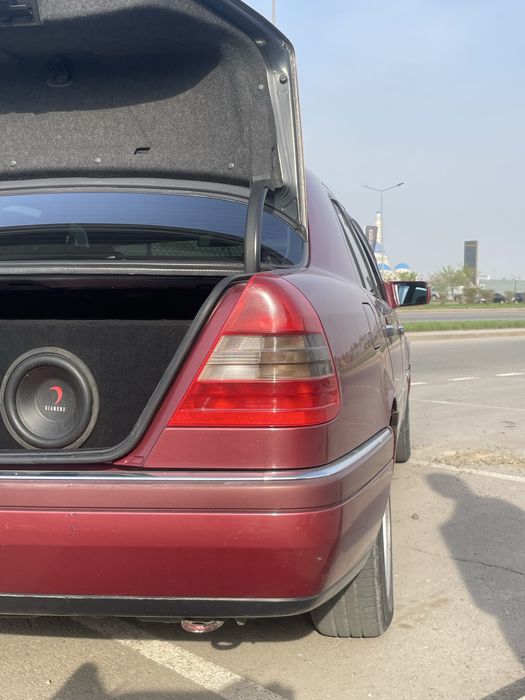 Саббуфер с уселителем