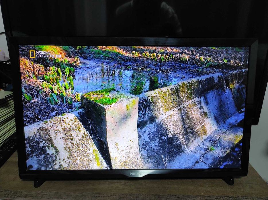 Телевизор Phillips 22" с цифров тунер