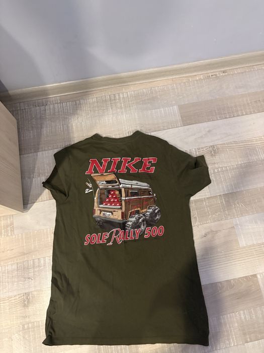 Тениска на nike  U NSW TEE SOLE RALLY LBR