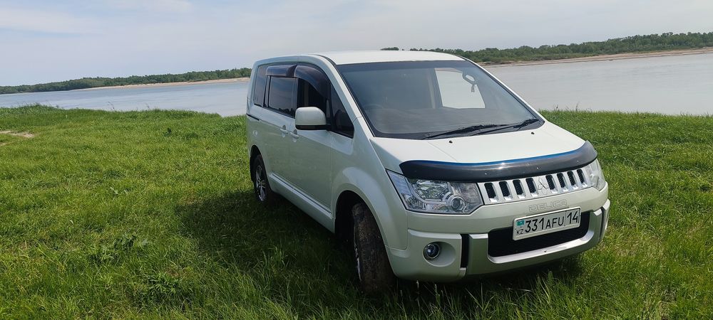 Mitsubishi Delica D5