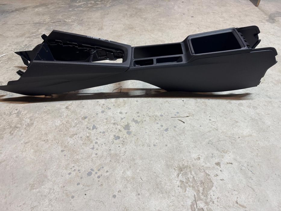 Consola centrala Cotiera Skoda Octavia 4 2020/2021/2022/2023/2024