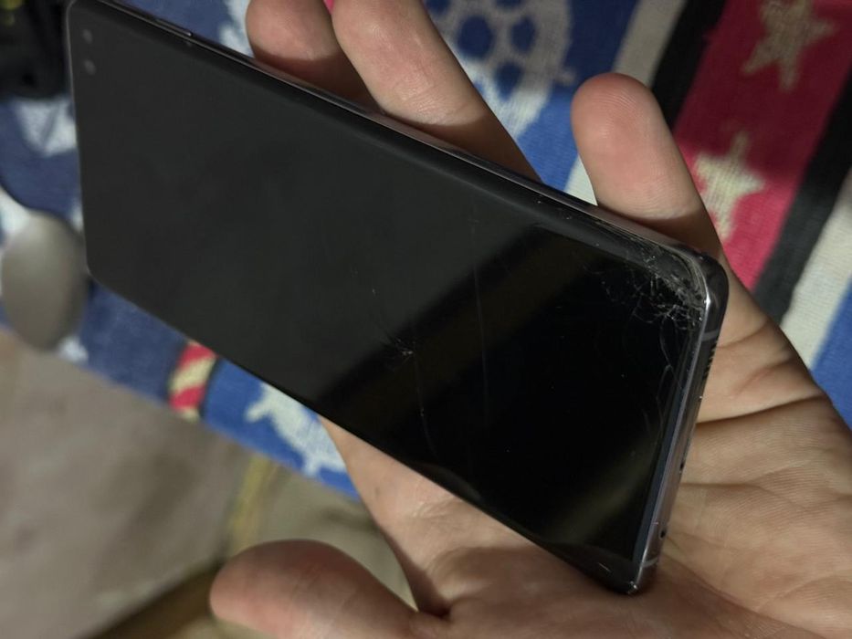 Срочно продам Samsung s10+