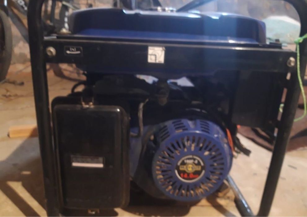 Бензинді генератор сатылады