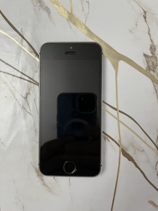 Айфон 5с в хорошем состоянии