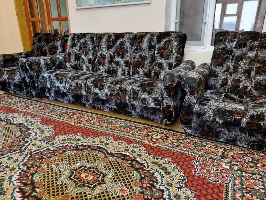 Диван с двумя креслами б/у