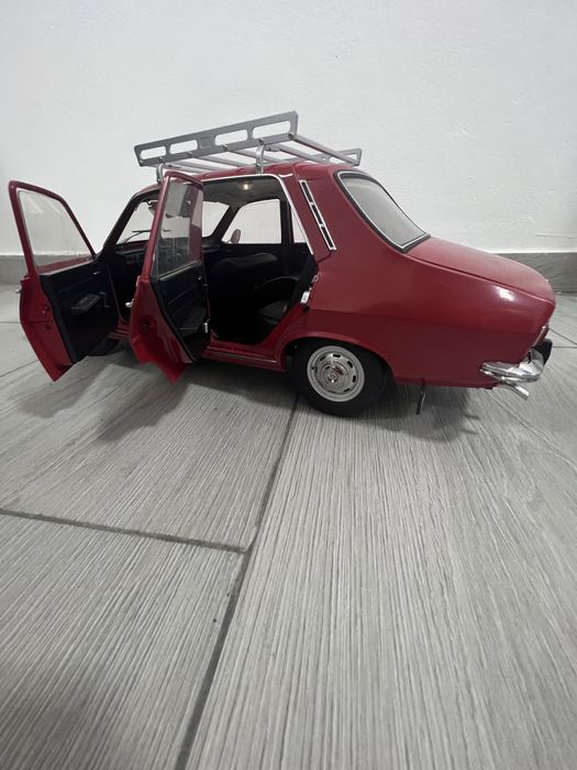 Vand macheta Dacia 1300 scara 1:8,pret negociabil 3700 lei