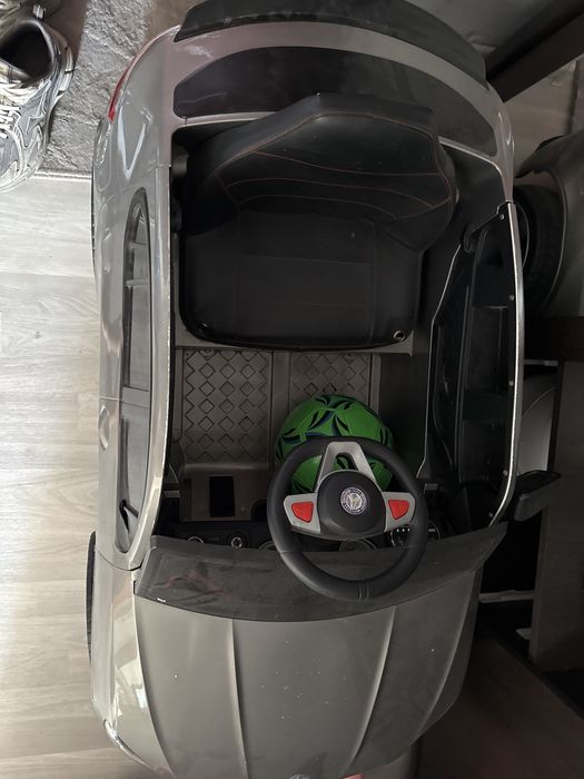 Продам машинку mercedes