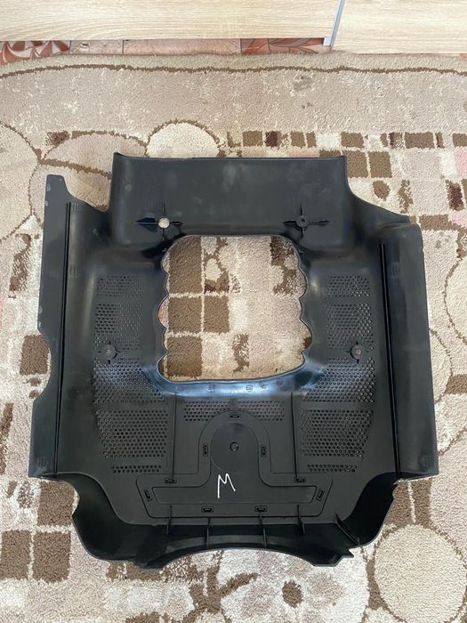 Продам крышку двигатель пассат B5