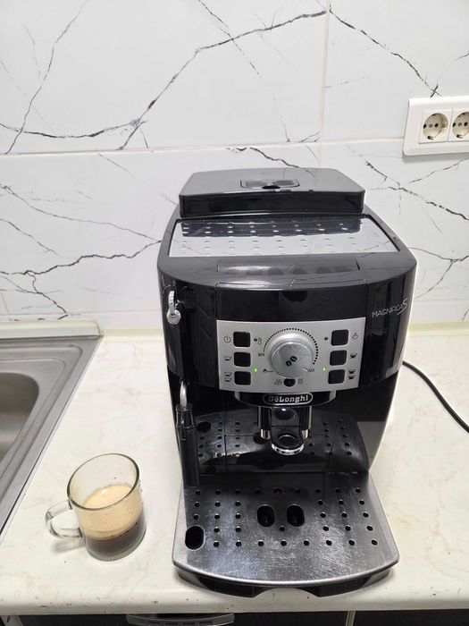 Espressor Automat DeLonghi Magnifica S ECAM 22.110.B Aparat cu Cafea Boabe