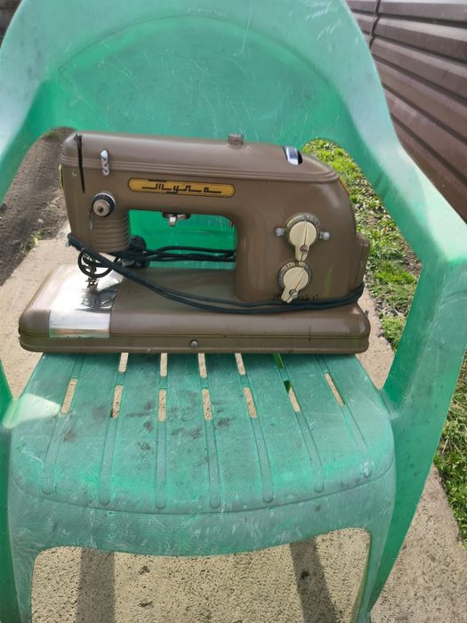 Продам швейные машинки 2 шт