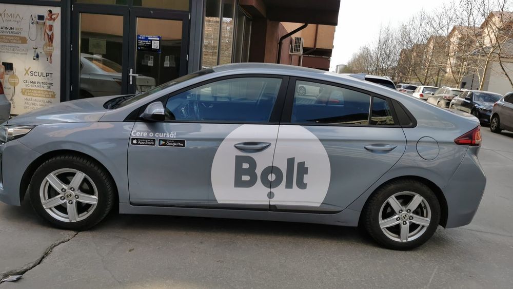 Inchiriere Inchirieri Toyota Prius Hyundai Ioniq Uber Bolt ridesharing