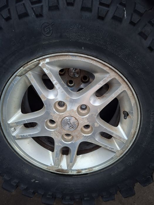 Гуми с джанти cst 33x10.5x16