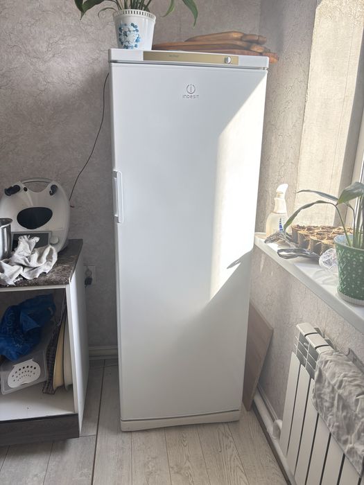 Морозильник вериикальный